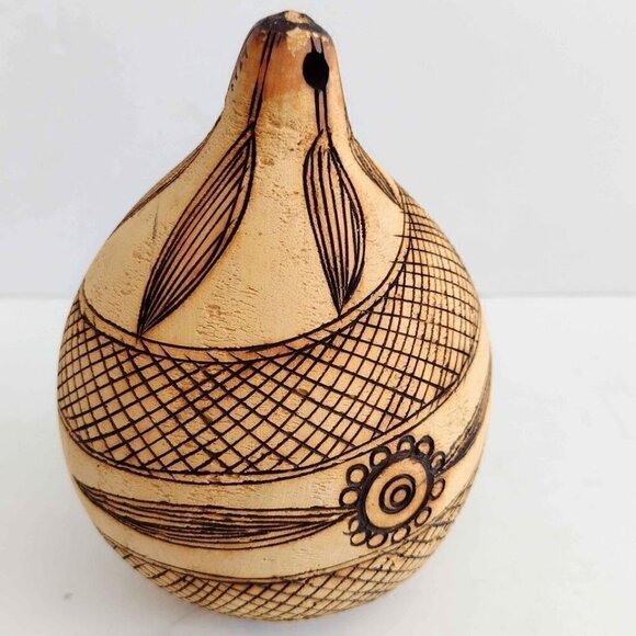Vintage Hand Carved Peruvian Gourd Lattice Floral Leaf Design Folk Art Musical R - Picture 4 of 7